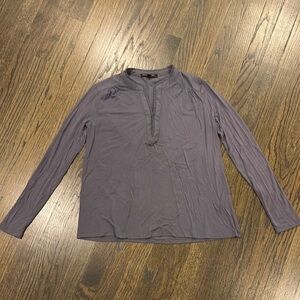 Women’s Gray Long Sleeve Shirt by Banana Republic (size XS)